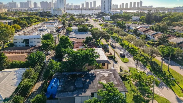 $1,900 | 2335 Northeast 172nd Street, Unit 8, North Miami Beach, FL 33160