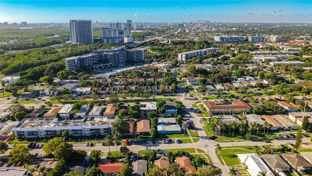 $1,900 | 2335 Northeast 172nd Street, Unit 8, North Miami Beach, FL 33160