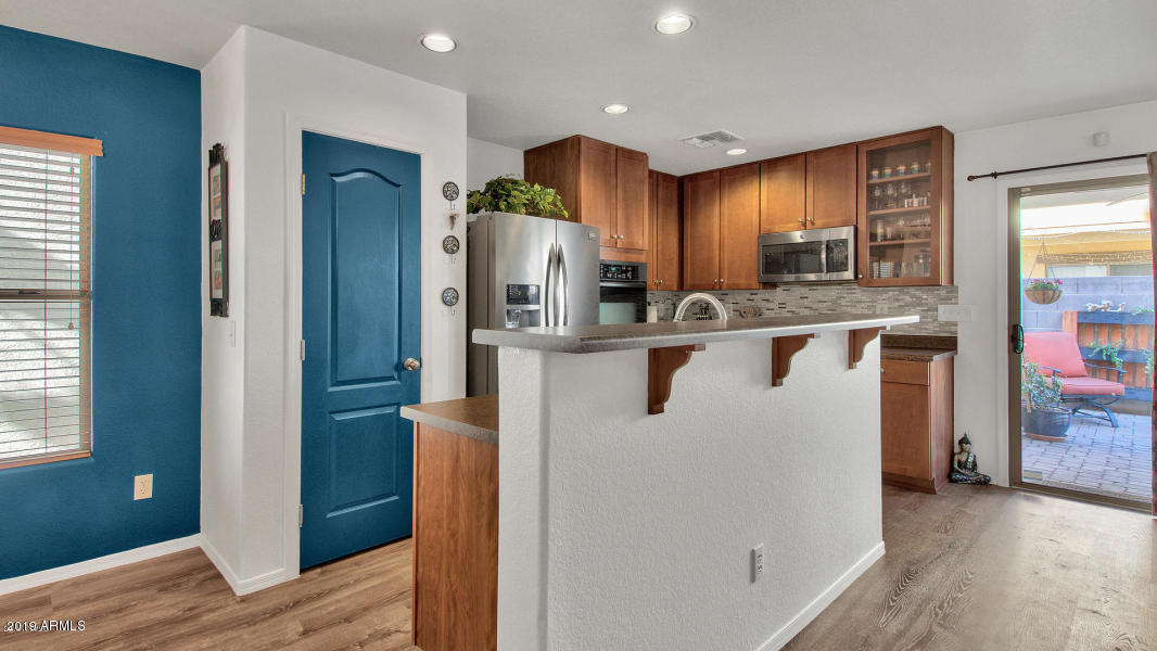 6434 West Harwell Road Laveen, AZ 85339 - Photo 6 of 19 kitchen