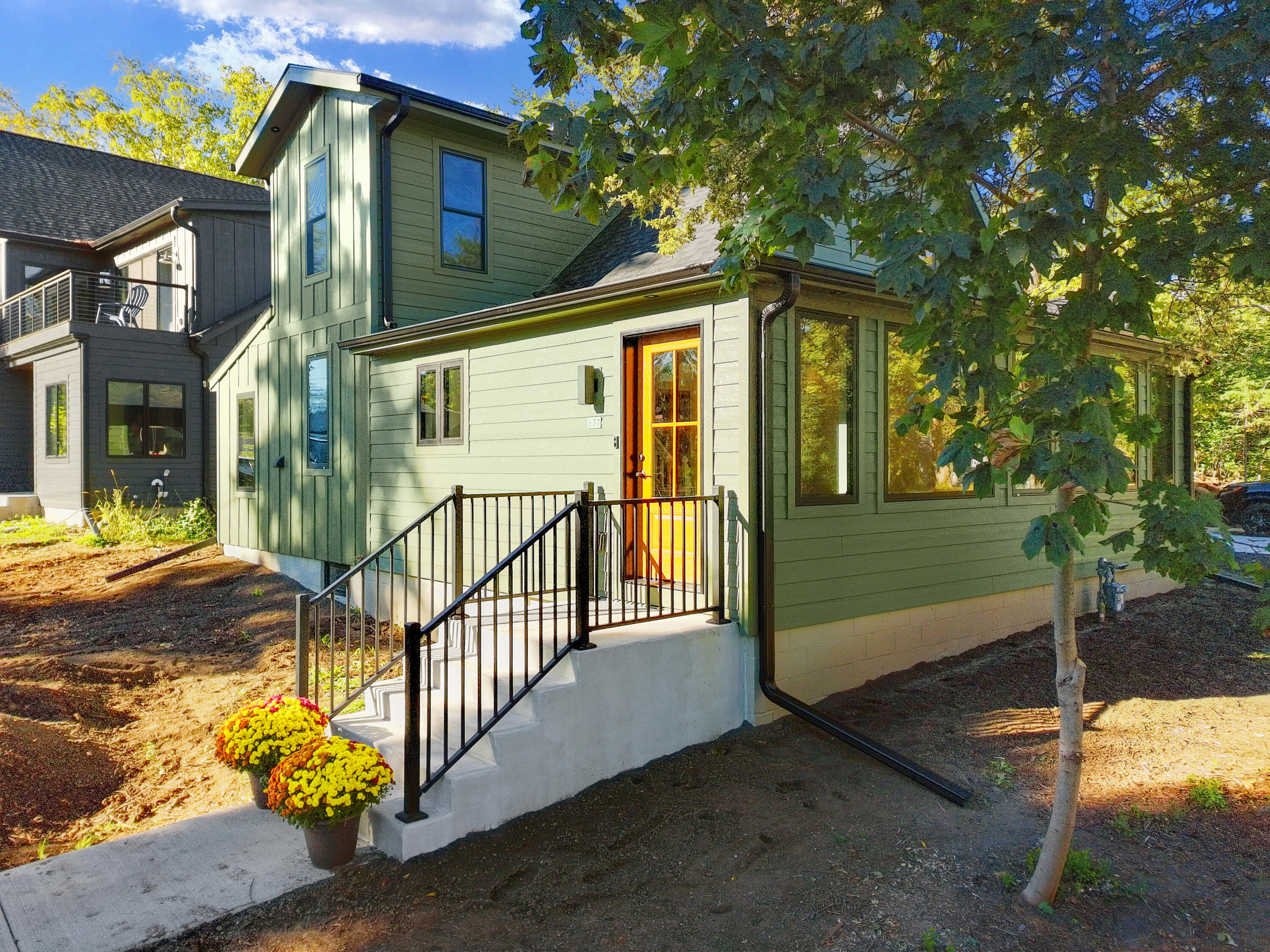637 1st Street Delafield, WI 53018 - Photo 9 of 55 Front entry
