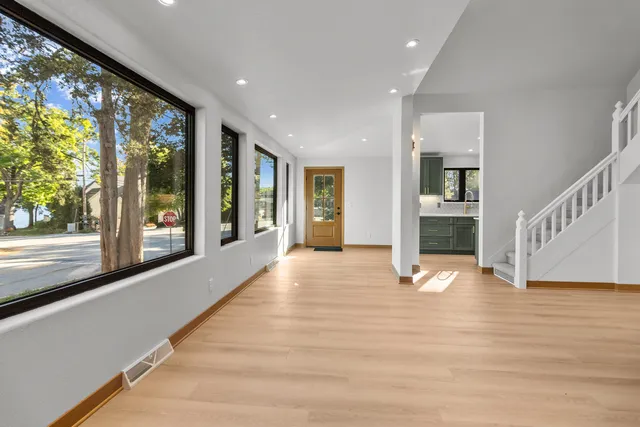 $799,900 | 637 1st Street, Delafield, WI 53018