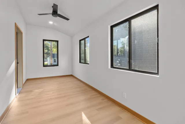 $799,900 | 637 1st Street, Delafield, WI 53018