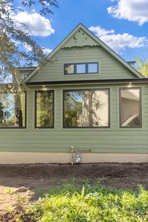 $724,900 | 637 1st Street, Delafield, WI 53018