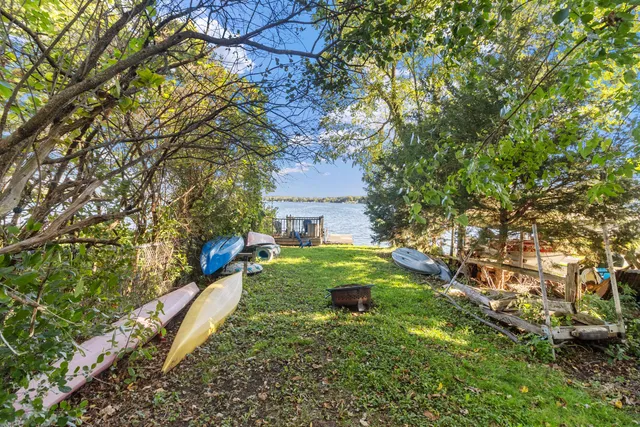 $799,900 | 637 1st Street, Delafield, WI 53018