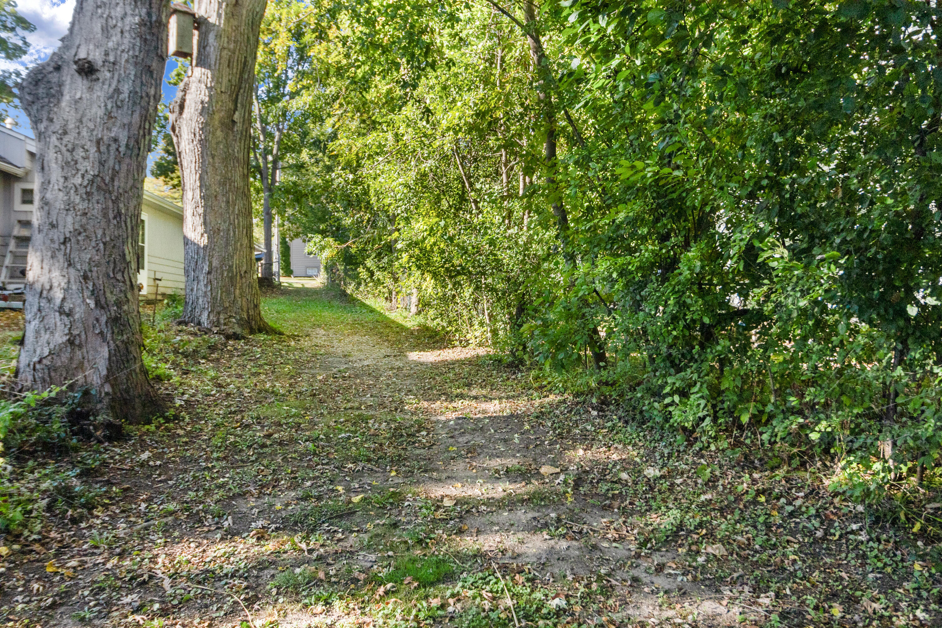 637 1st Street Delafield, WI 53018 - Photo 39 of 55 Access path