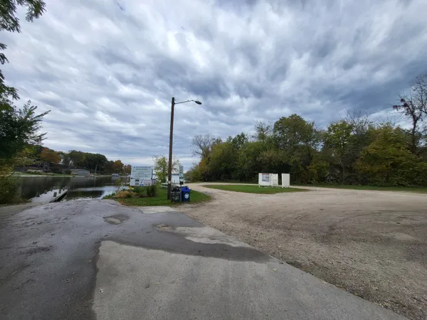 $724,900 | 637 1st Street, Delafield, WI 53018