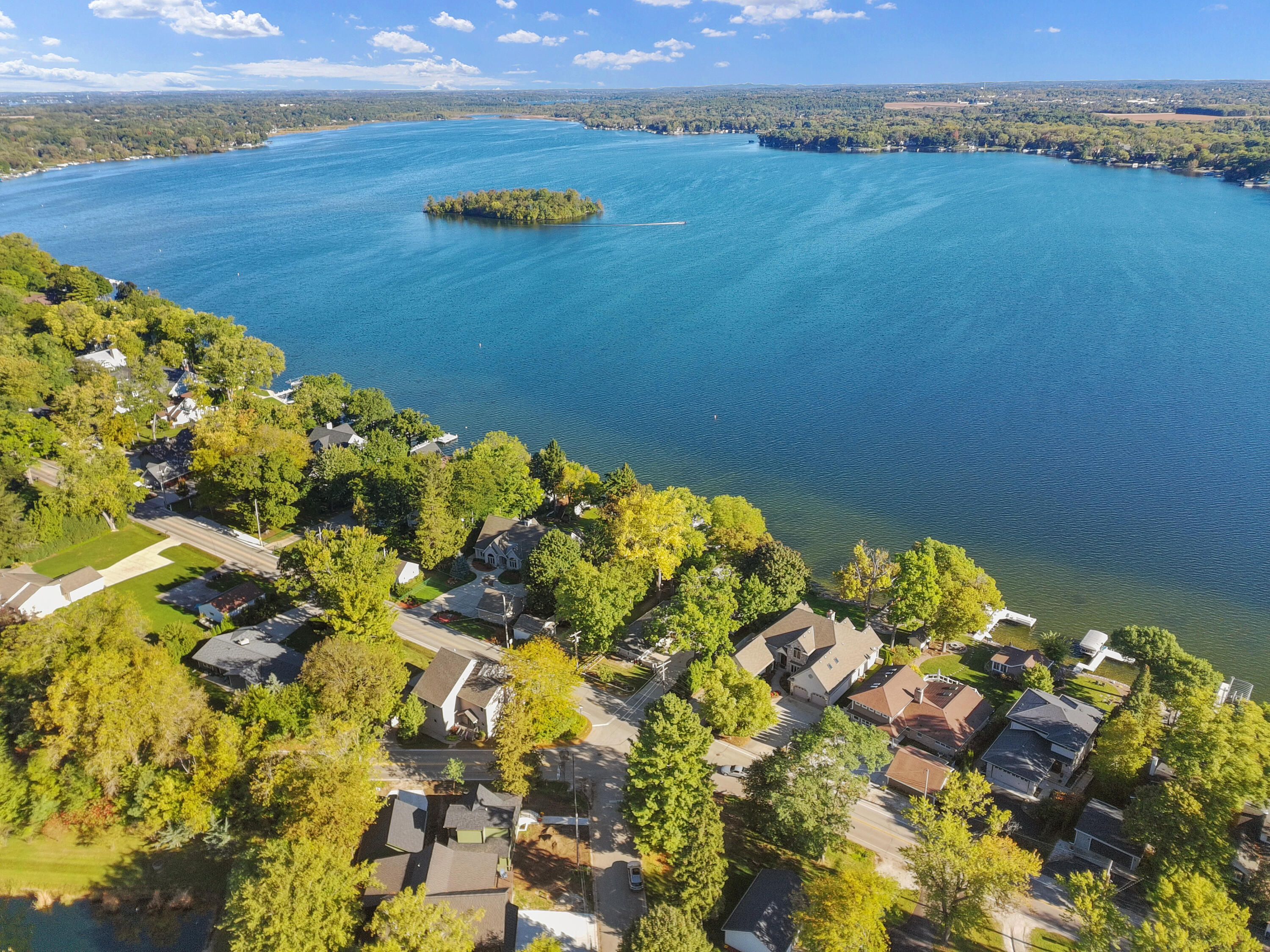 637 1st Street Delafield, WI 53018 - Photo 3 of 55 Drone