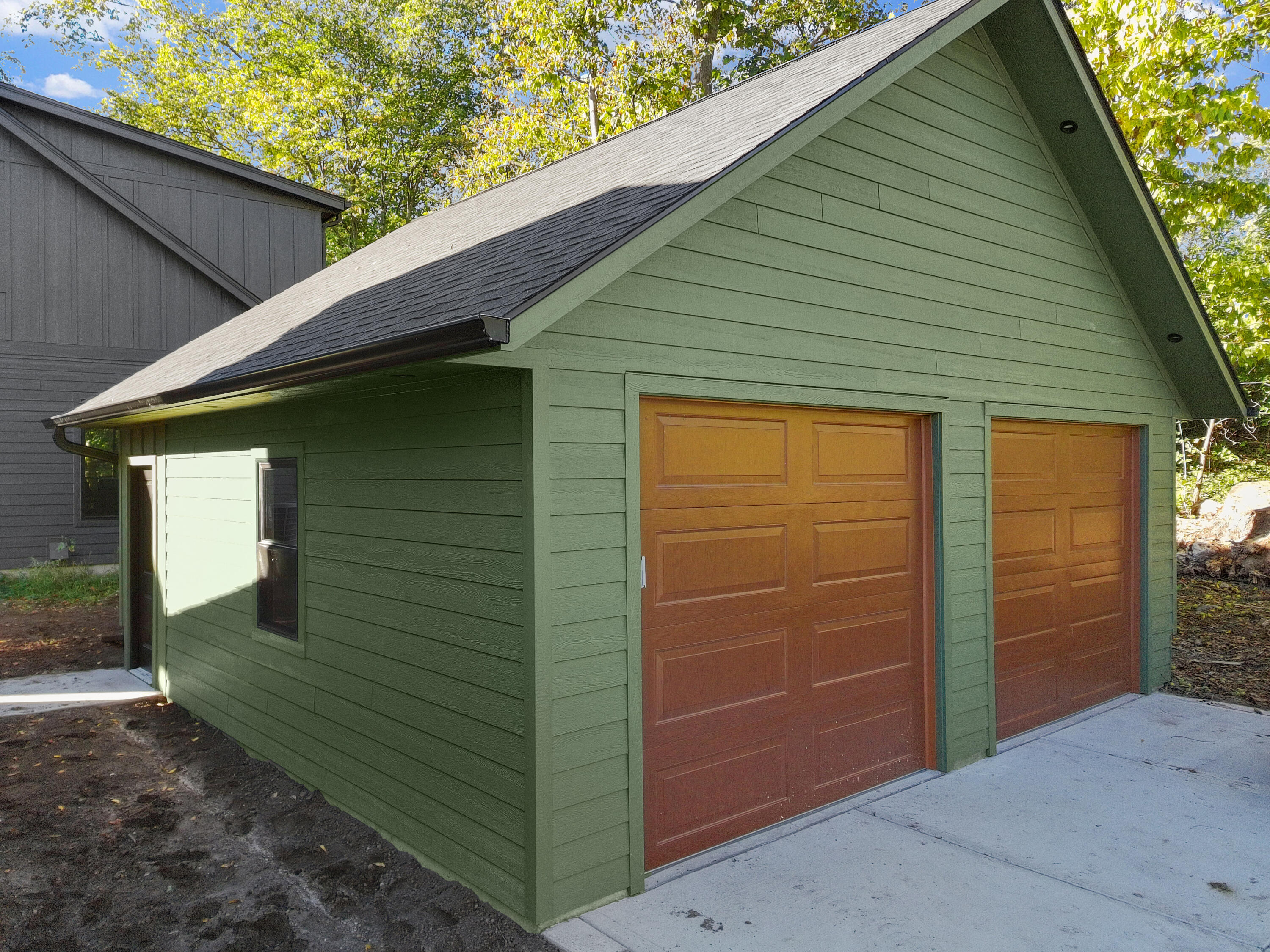 637 1st Street Delafield, WI 53018 - Photo 4 of 55 Garage