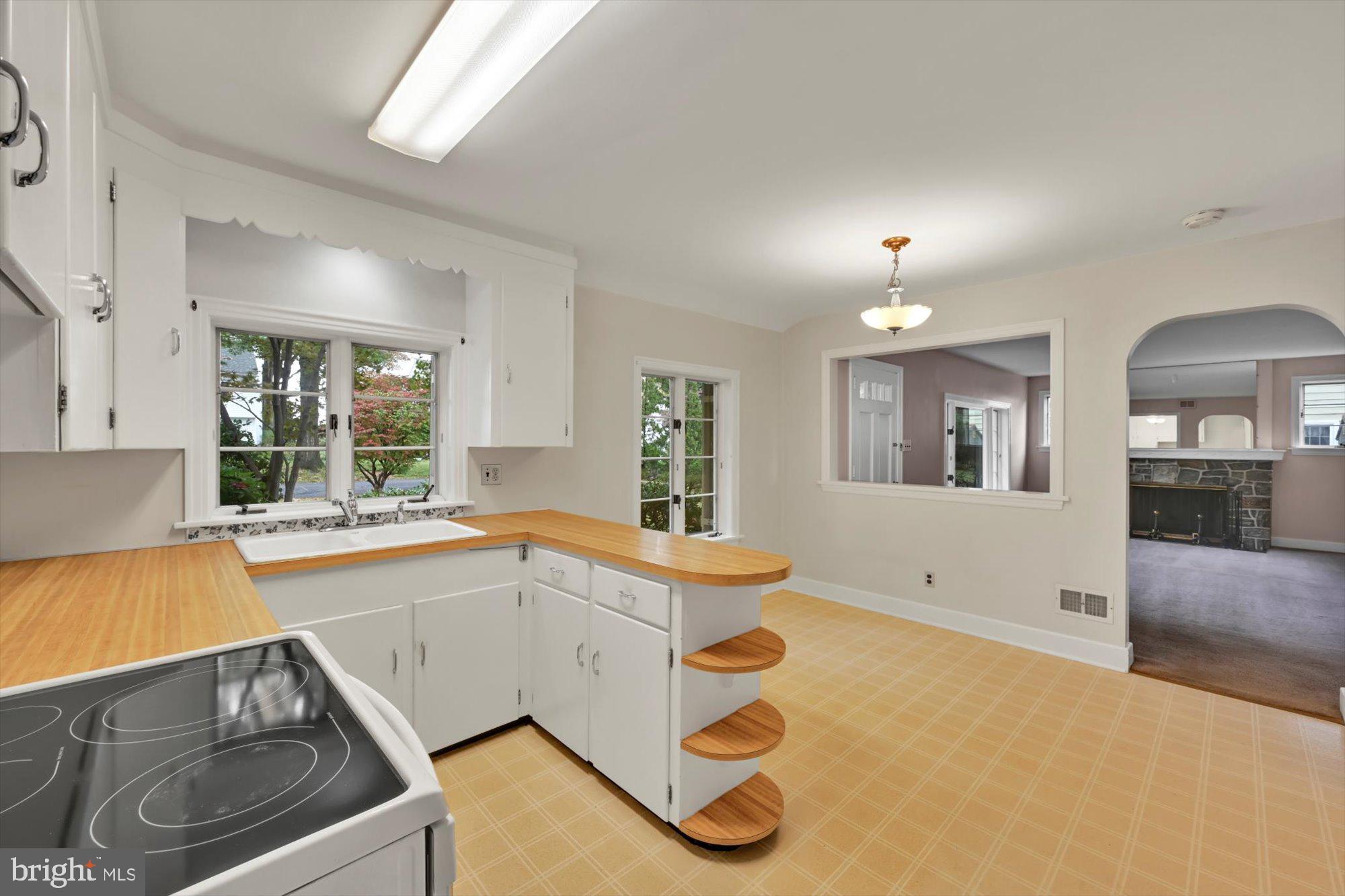 1712 Ridgeview Avenue Lancaster, PA 17603 - Photo 6 of 27 Gallery Image 6