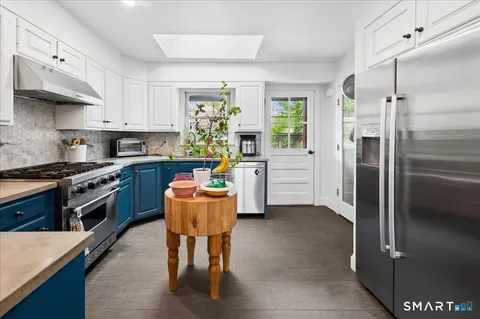 $1,000,000 | 4 Davenport Avenue, Westport, CT 06880
