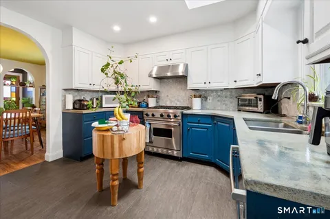 $1,000,000 | 4 Davenport Avenue, Westport, CT 06880