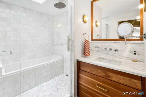 $1,000,000 | 4 Davenport Avenue, Westport, CT 06880