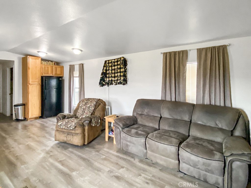 907 Ball Mountain Little Shasta Road Montague, CA 96064 - Photo 22 of 34 a living room with furniture and a window
