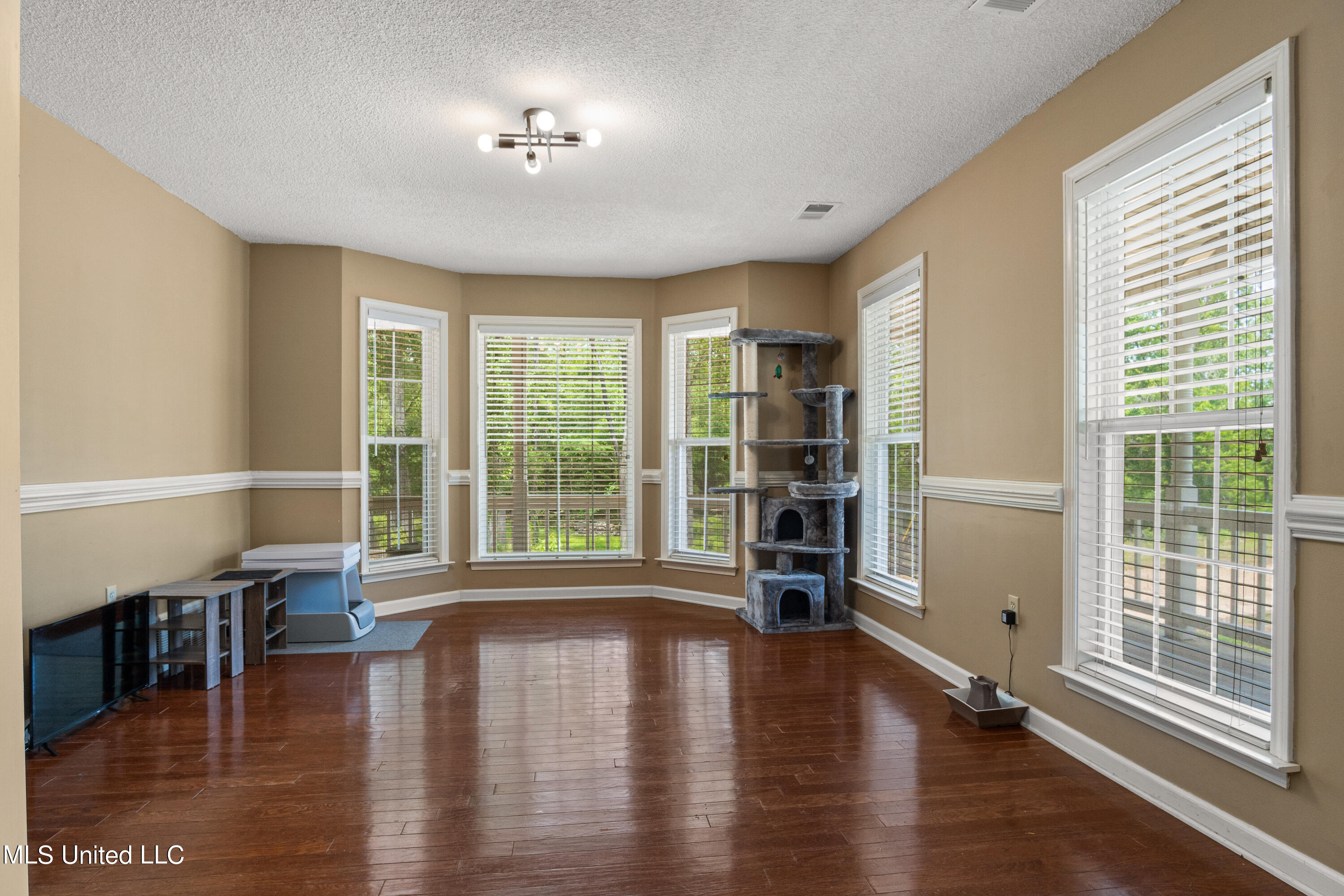 3400 South Red Banks Road Byhalia, MS 38611 - Photo 11 of 30 3400 S Red Banks Rd-Interior-4