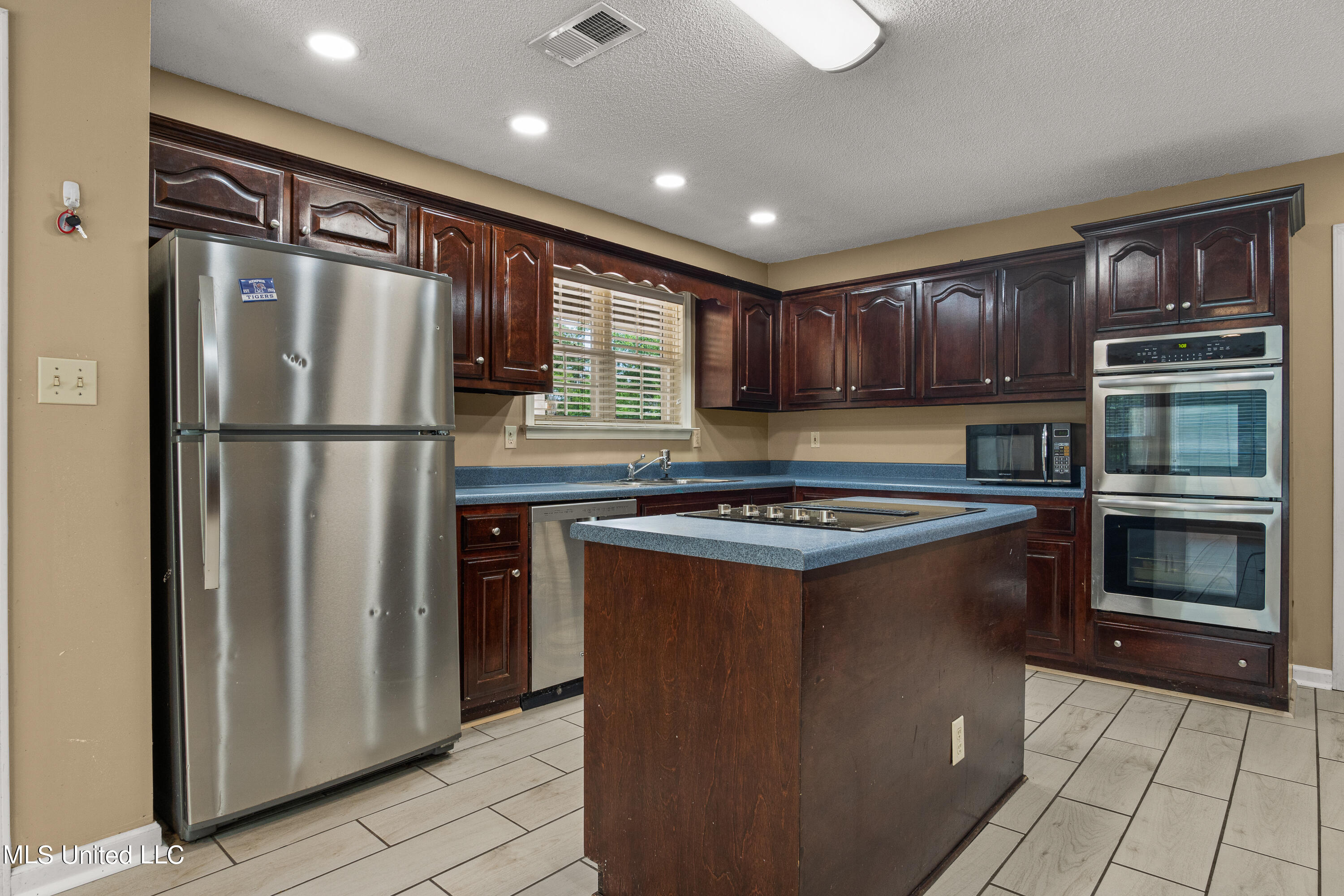 3400 South Red Banks Road Byhalia, MS 38611 - Photo 14 of 30 3400 S Red Banks Rd-Interior-7