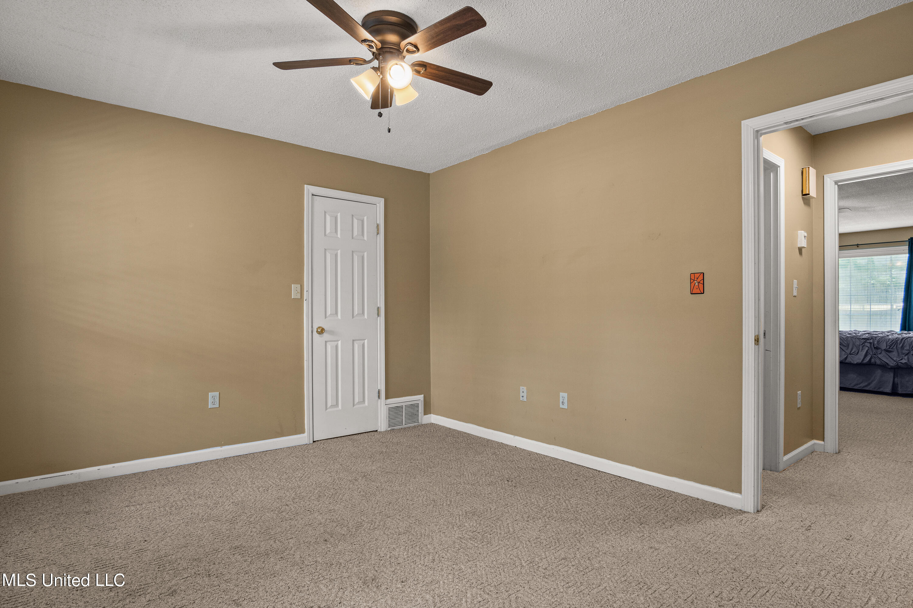 3400 South Red Banks Road Byhalia, MS 38611 - Photo 10 of 30 3400 S Red Banks Rd-Interior-3