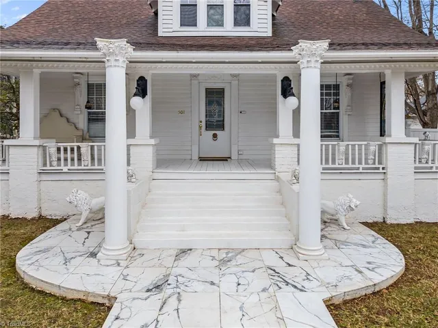 $339,900 | 501 West 2nd Avenue, Lexington, NC 27292