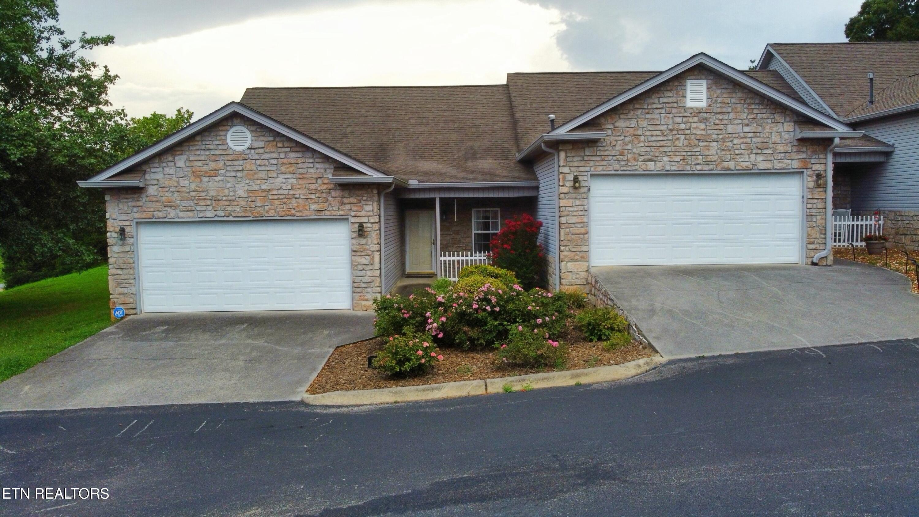 101 Pear Tree Lane Loudon, TN 37774 - Photo 2 of 19 Front- Head on
