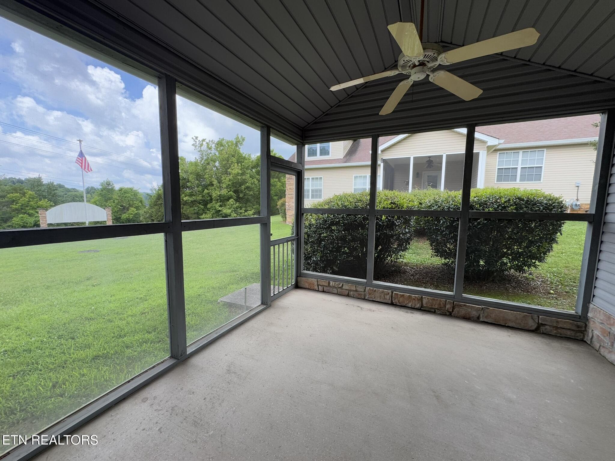 101 Pear Tree Lane Loudon, TN 37774 - Photo 4 of 19 Porch
