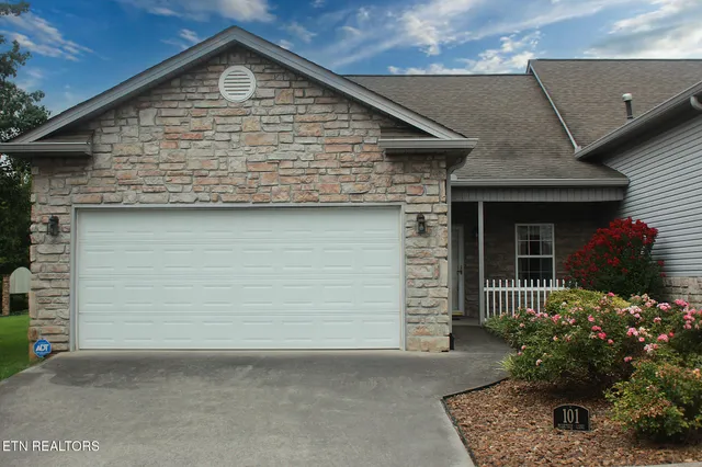 $290,000 | 101 Pear Tree Lane, Loudon, TN 37774