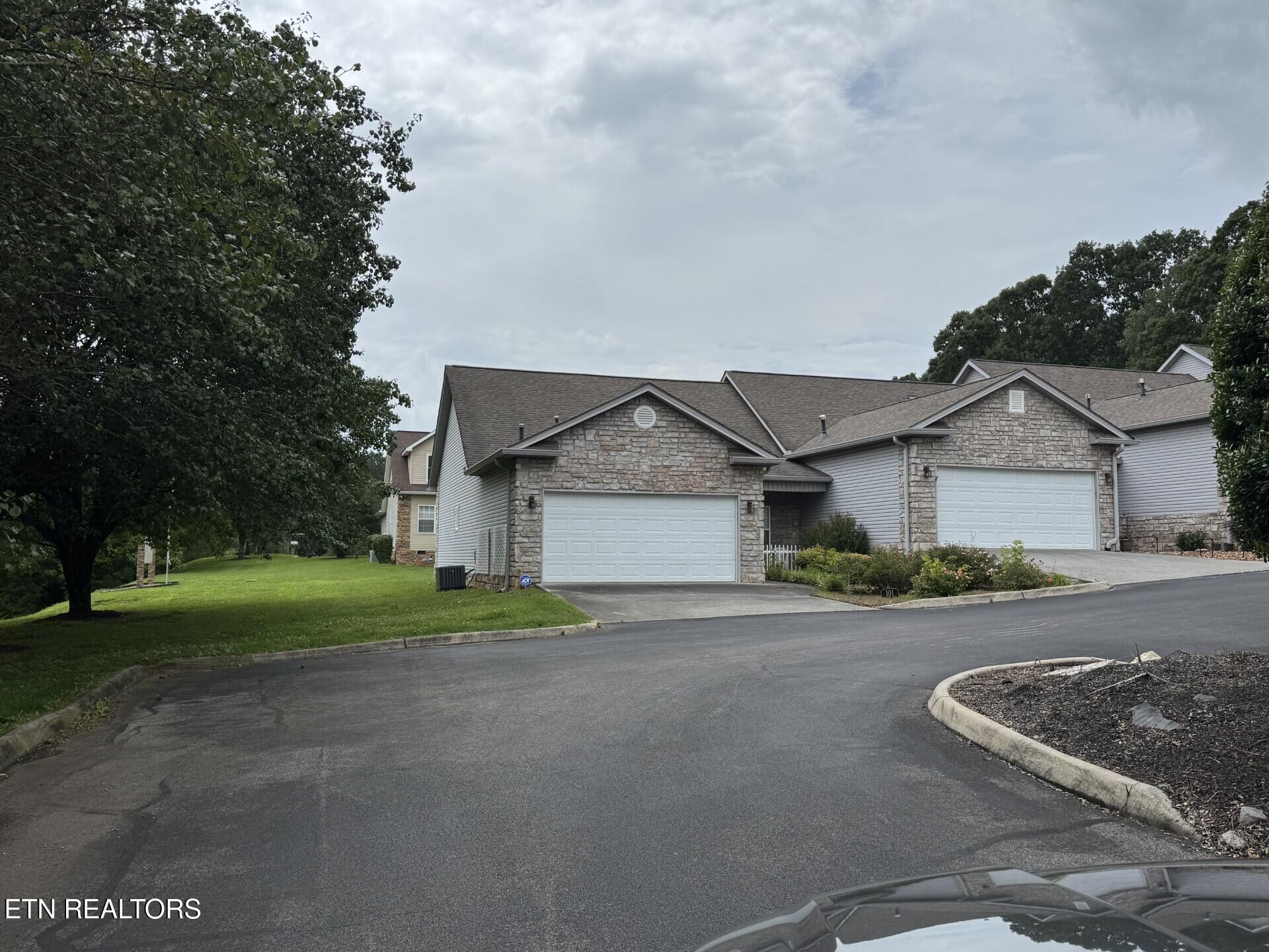 101 Pear Tree Lane Loudon, TN 37774 - Photo 7 of 19 Front photo 2