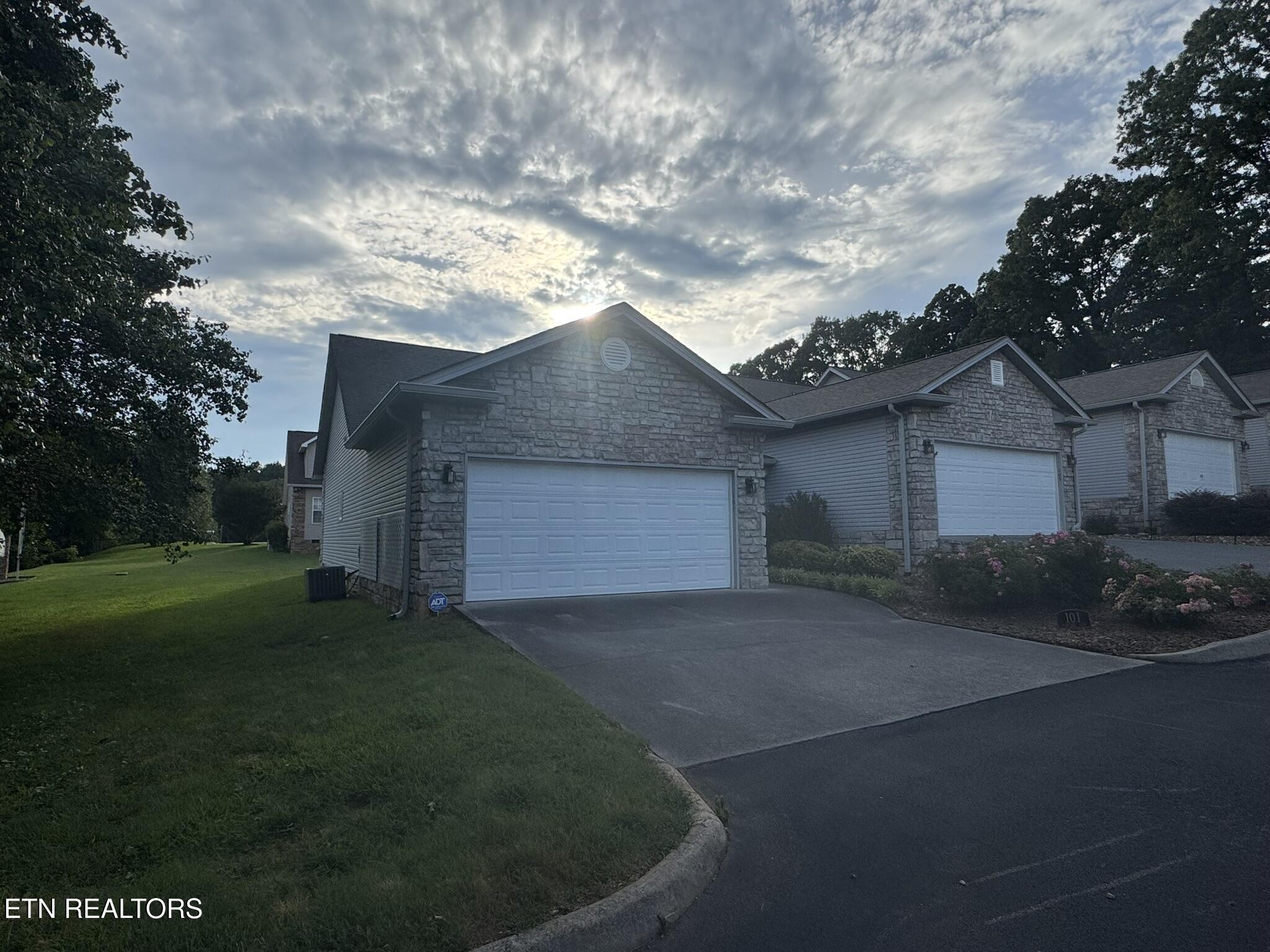 101 Pear Tree Lane Loudon, TN 37774 - Photo 8 of 19 Front Photo sky
