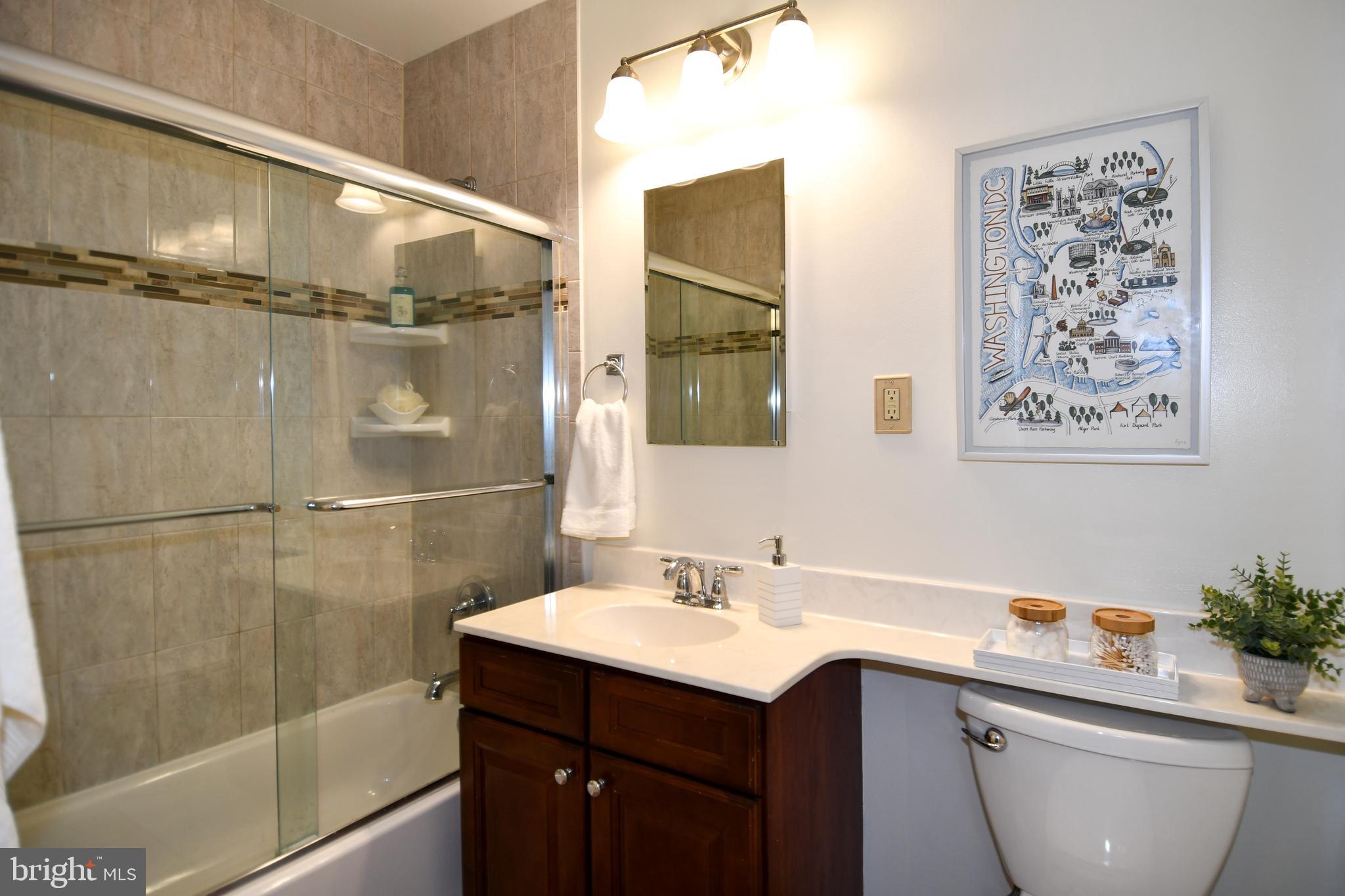 2231 Cartwright Place Reston, VA 20191 - Photo 21 of 38 Updated bath