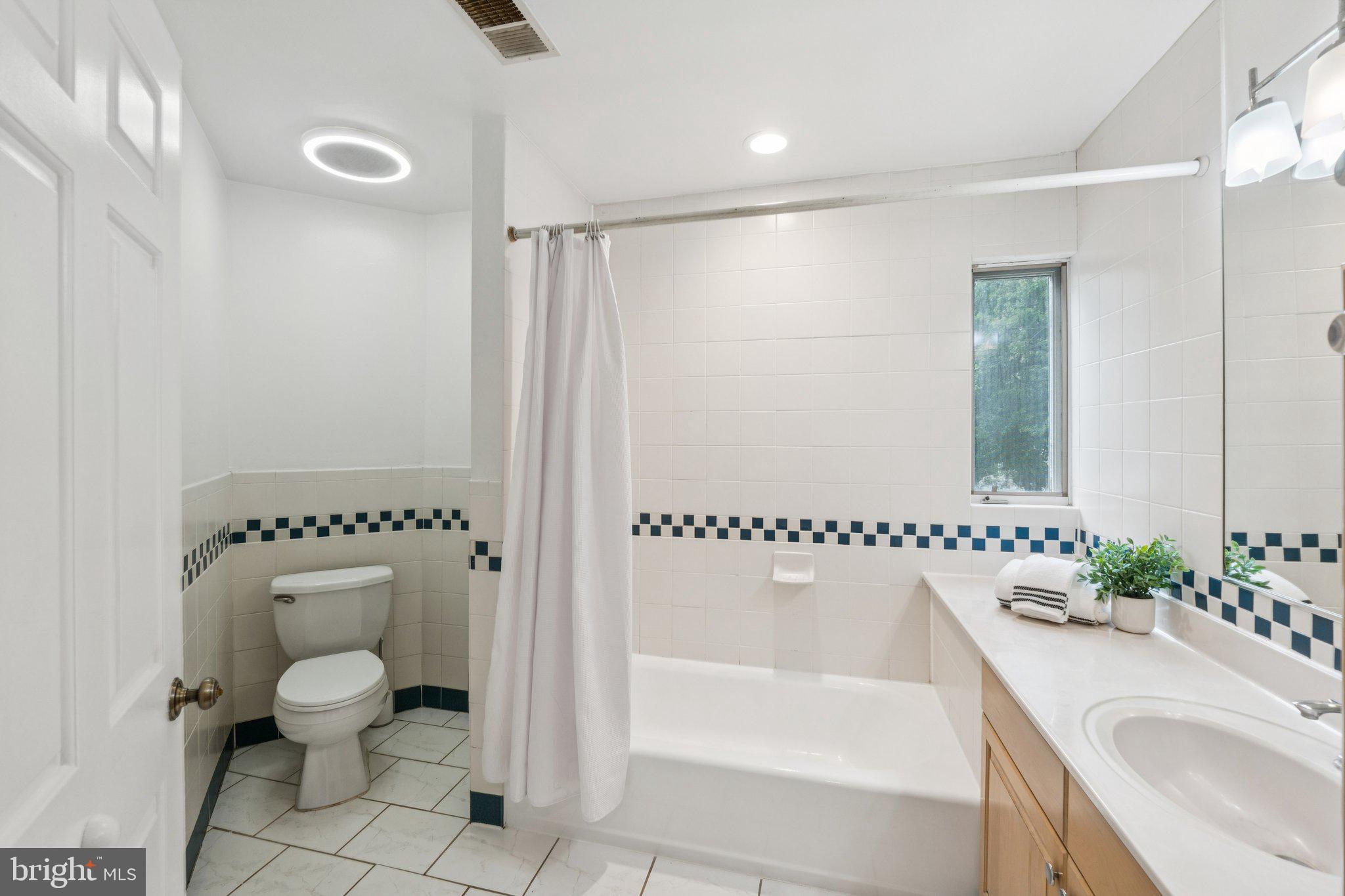 9118 Bradford Road Silver Spring, MD 20901 - Photo 13 of 24