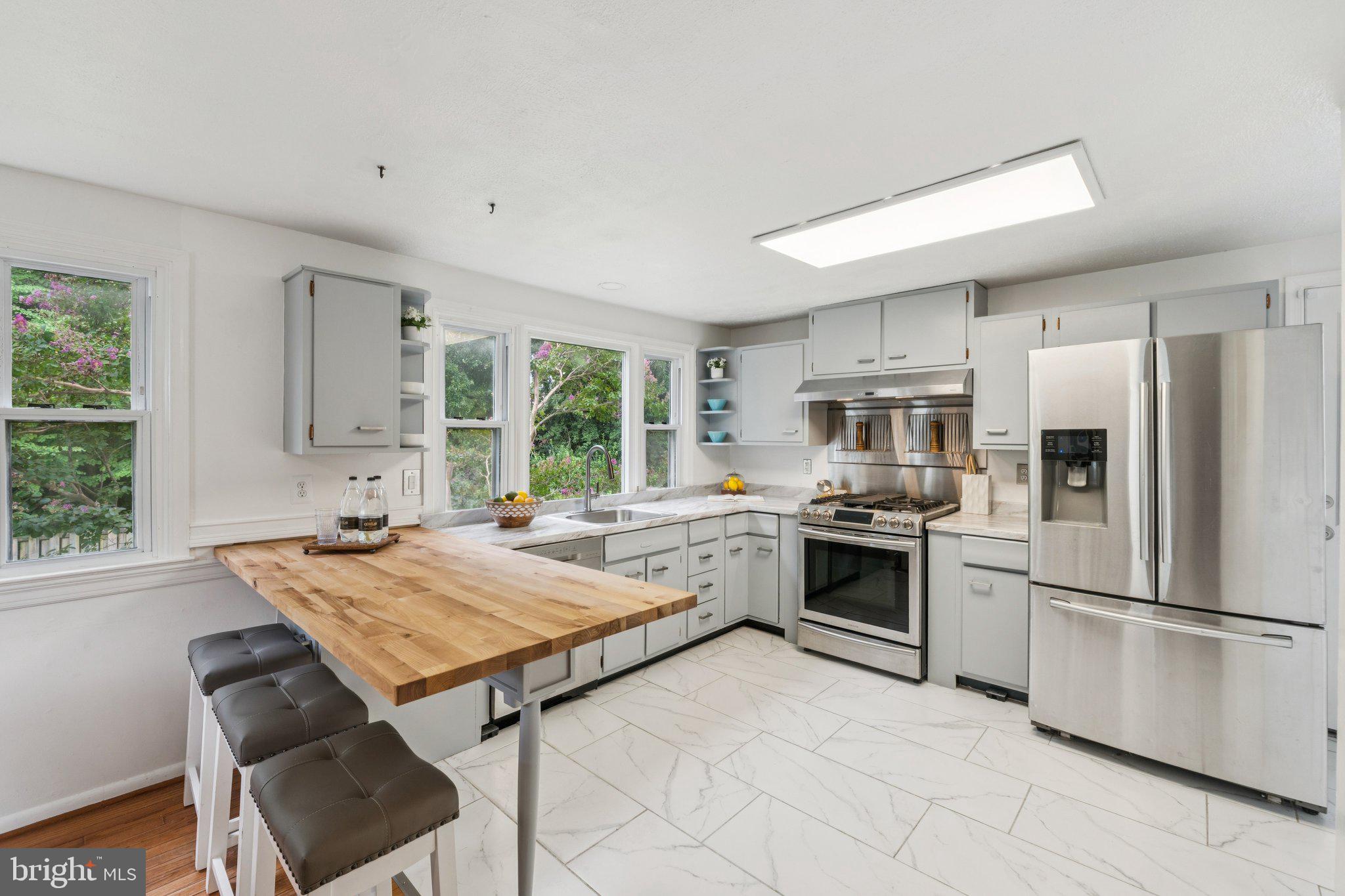 9118 Bradford Road Silver Spring, MD 20901 - Photo 6 of 24