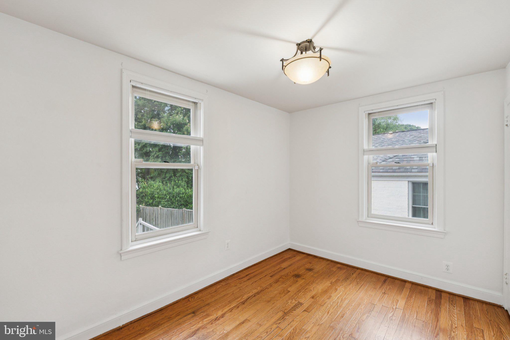 9118 Bradford Road Silver Spring, MD 20901 - Photo 8 of 24