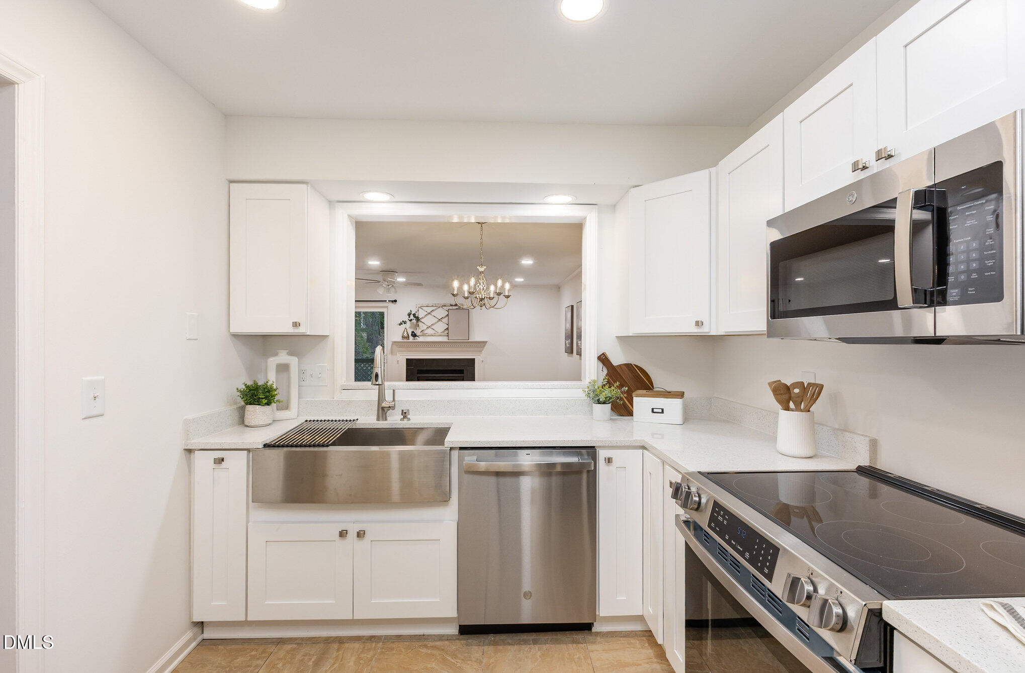 403 Broad Leaf Circle Raleigh, NC 27613 - Photo 7 of 18 007_cj4a2736-edit_81