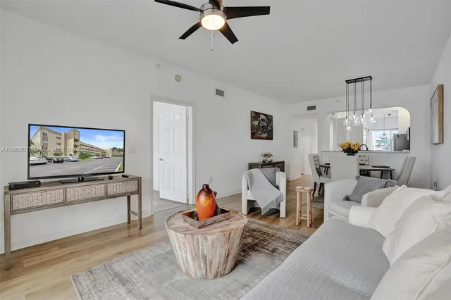 $200,000 | 7635 Southampton Terrace, Unit 307, Tamarac, FL 33321