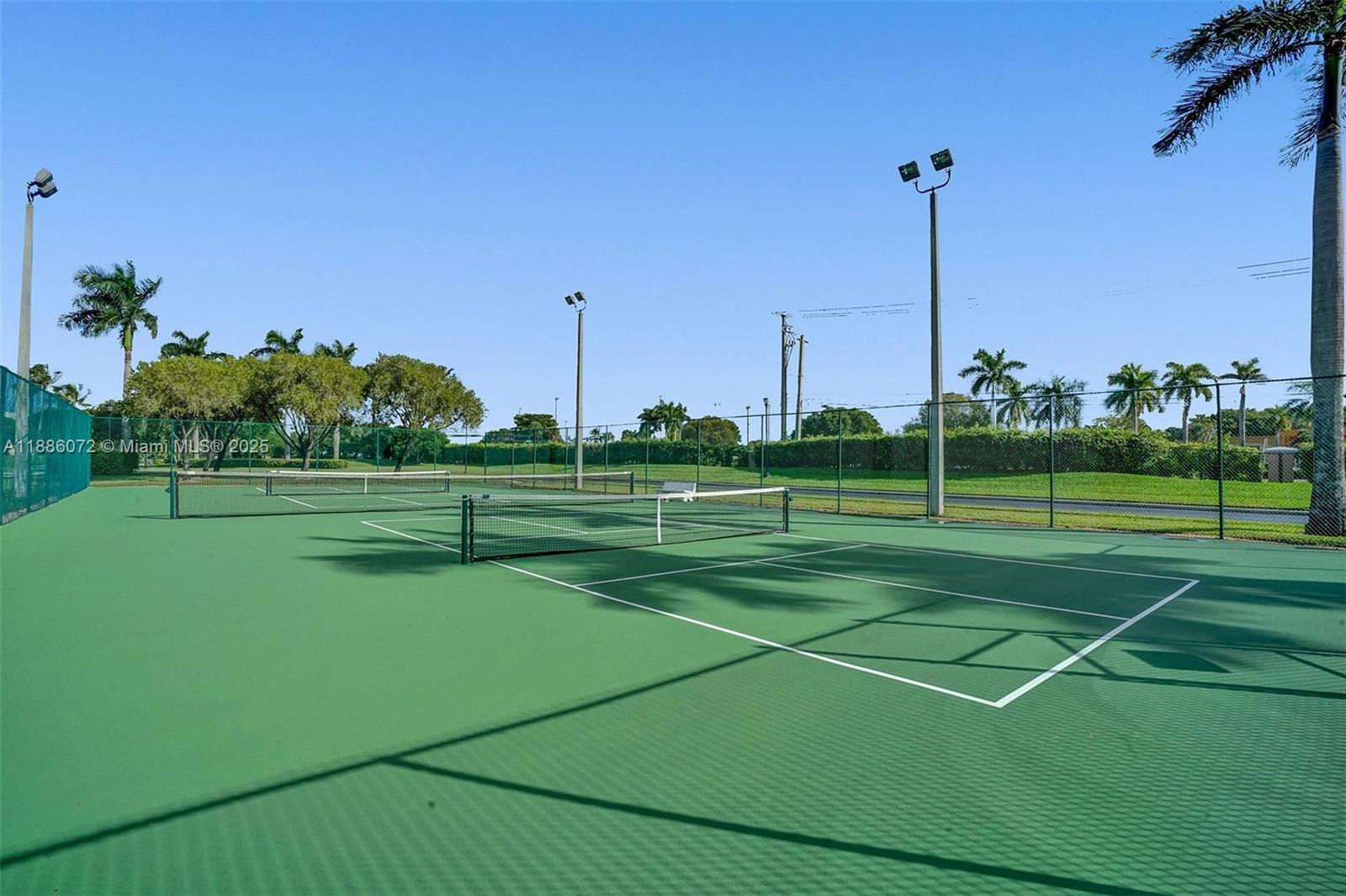 7635 Southampton Terrace, Unit 307 Tamarac, FL 33321 - Photo 41 of 43 a view of a basketball court