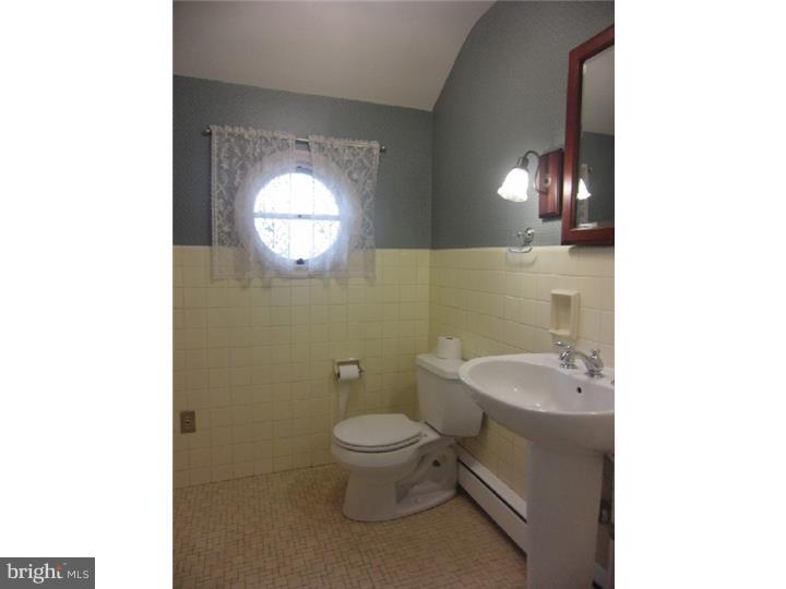 654 Mountain Road Boyertown, PA 19512 - Photo 12 of 25 Gallery Image 12