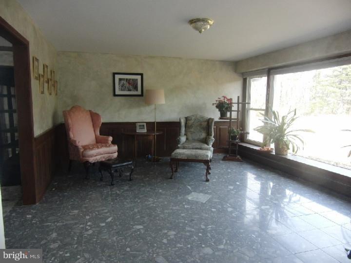 654 Mountain Road Boyertown, PA 19512 - Photo 7 of 25 Gallery Image 7