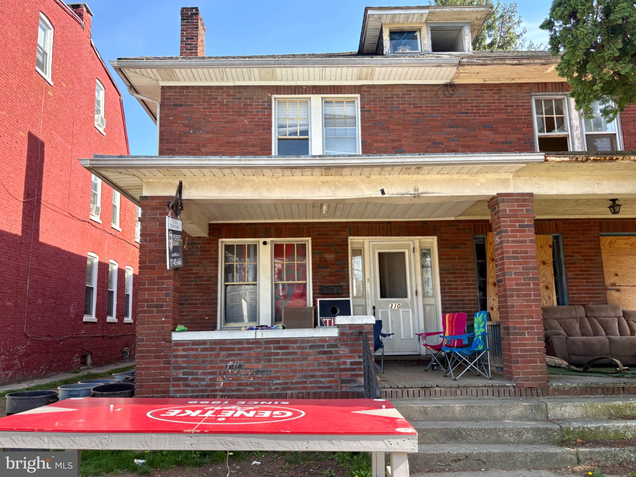 310 West Jackson Street York, PA 17401 - Photo 2 of 13 a view of a cafe with sitting area