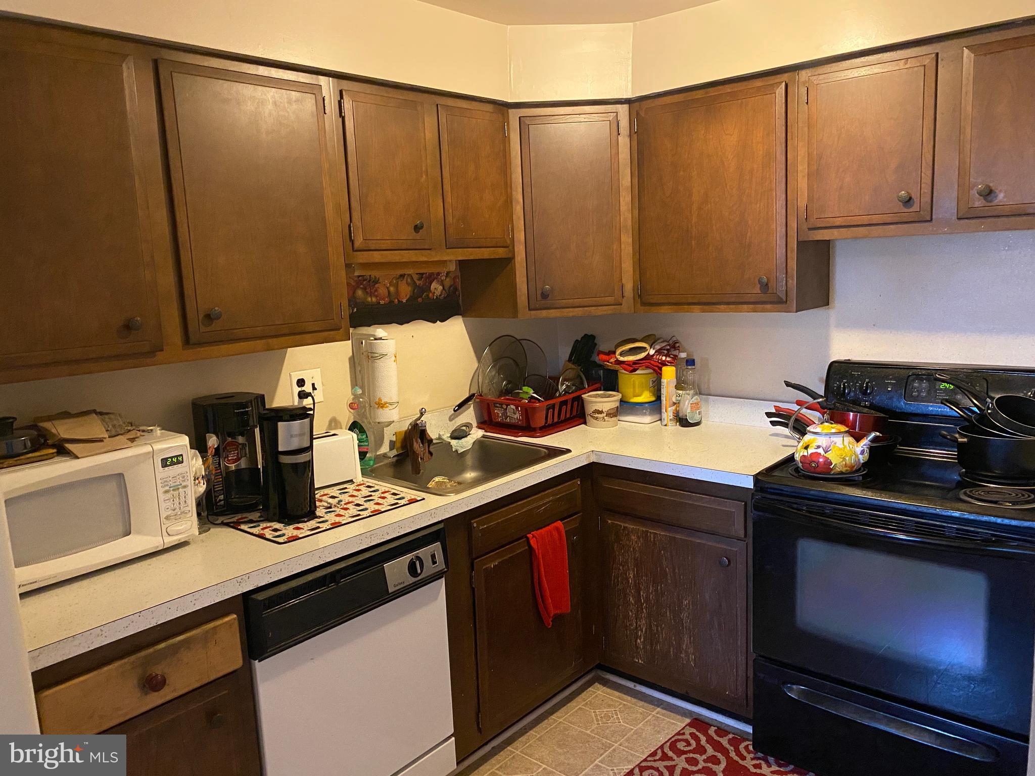 1327 Rainer Road Brookhaven, PA 19015 - Photo 4 of 16