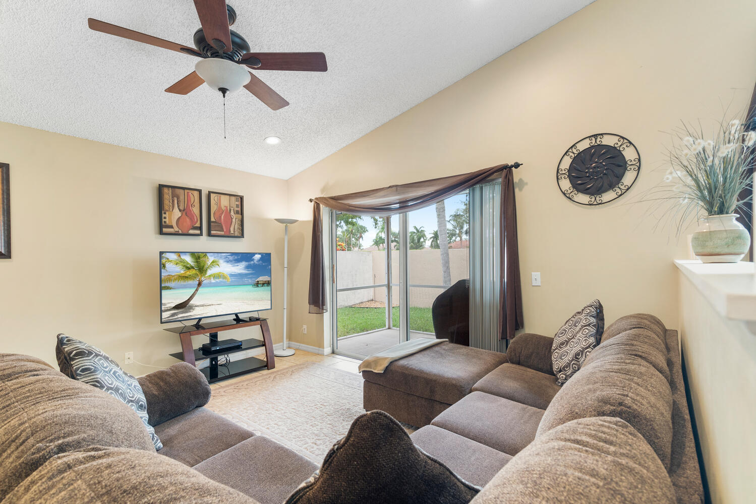 10946 Crescendo Circle Boca Raton, FL 33498 - Photo 13 of 59 10946 Crescendo Cir-large-019-019-DSC737