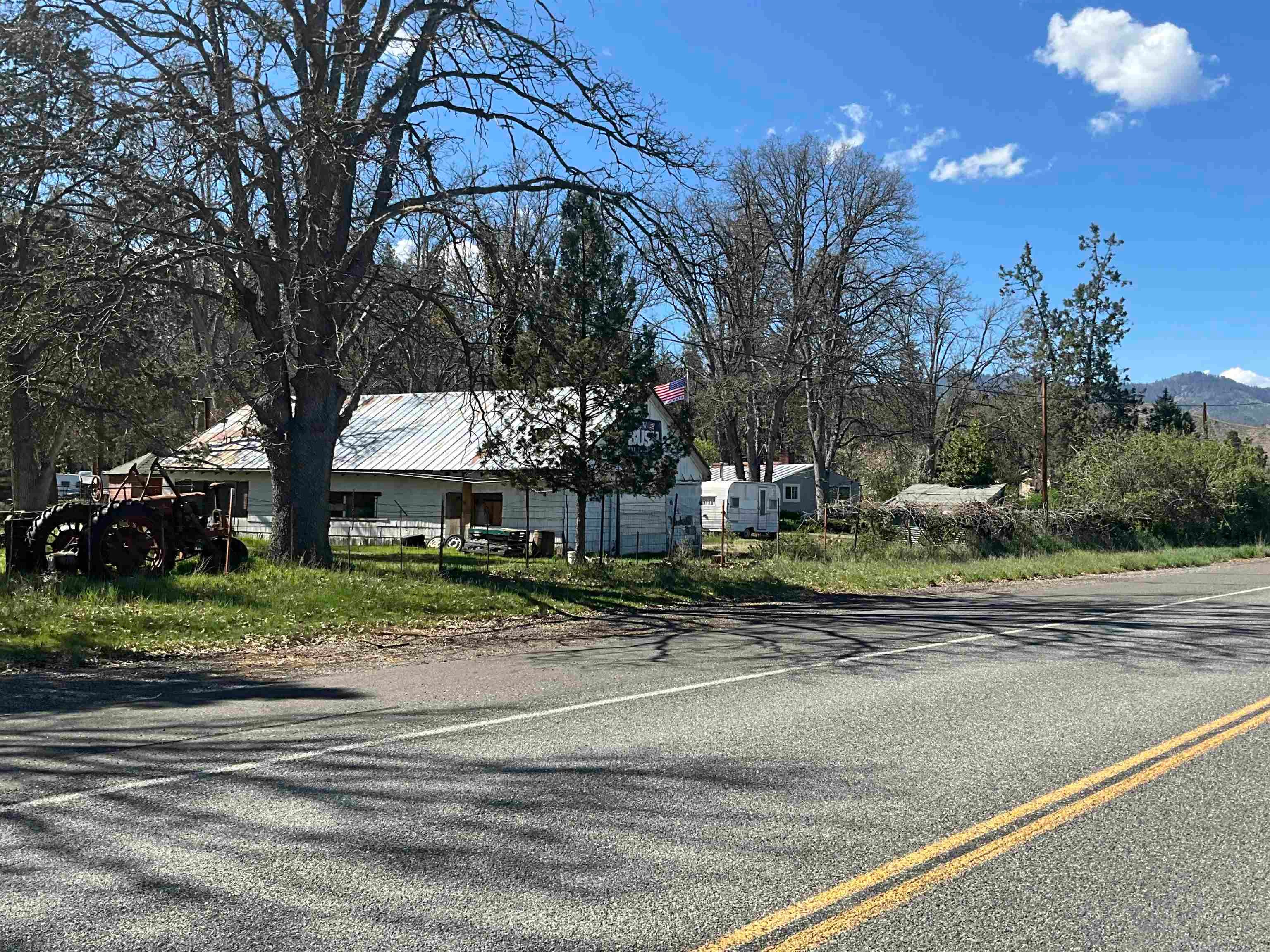 404 Dewitt Park Road Yreka, CA 96097 - Photo 15 of 37 Gallery Image 15