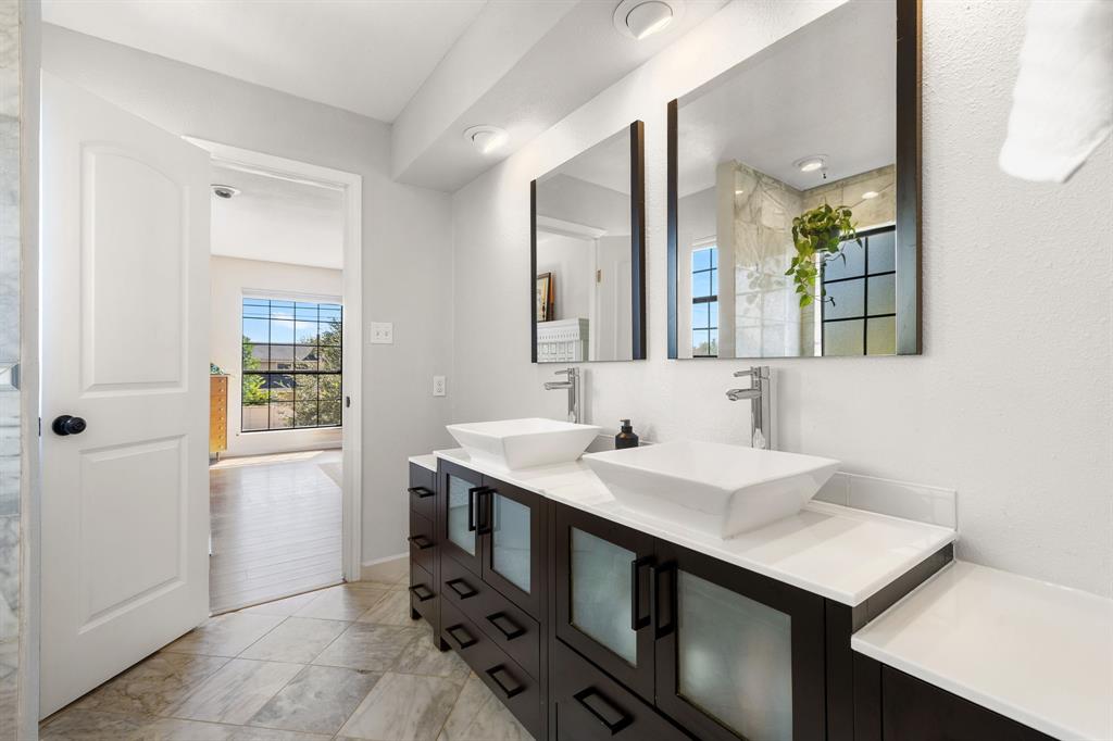 1729 Ryon Lane Round Rock, TX 78681 - Photo 18 of 27 Primary bathroom with dual vanities.