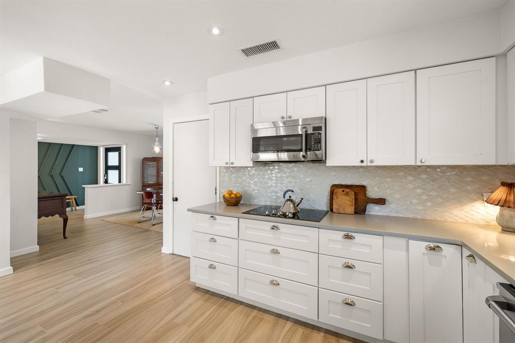 1729 Ryon Lane Round Rock, TX 78681 - Photo 6 of 27 Kitchen