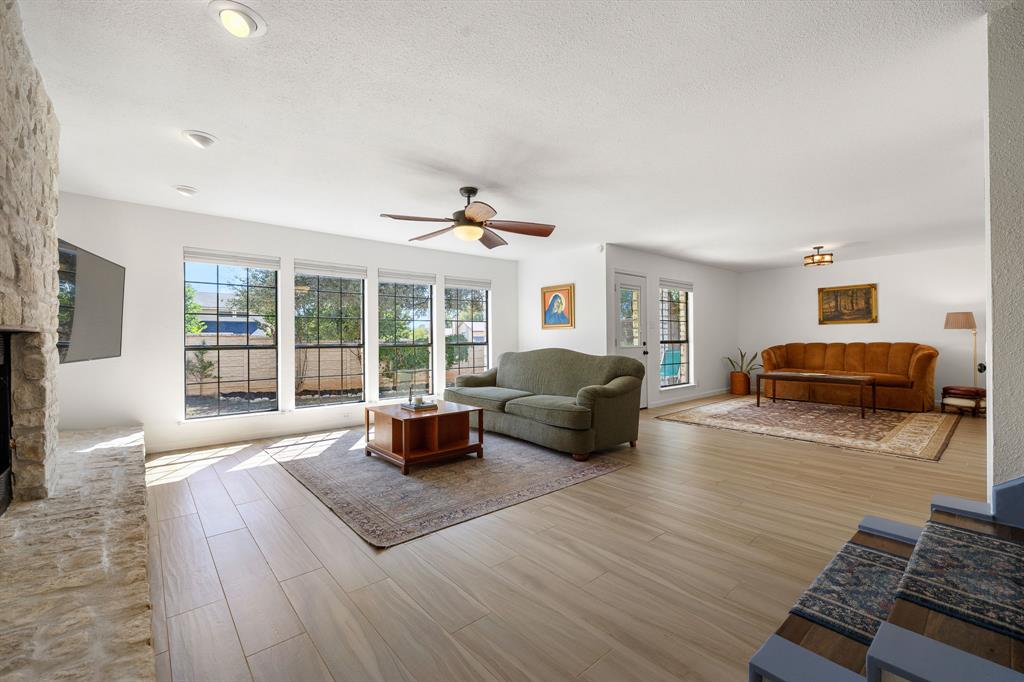 1729 Ryon Lane Round Rock, TX 78681 - Photo 8 of 27 Expansive living areas.