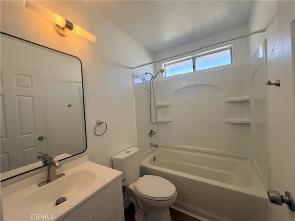 $1,650 | 526 Greystone Lane, Unit 3, Hemet, CA 92543