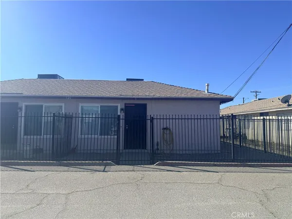 $1,650 | 526 Greystone Lane, Unit 3, Hemet, CA 92543