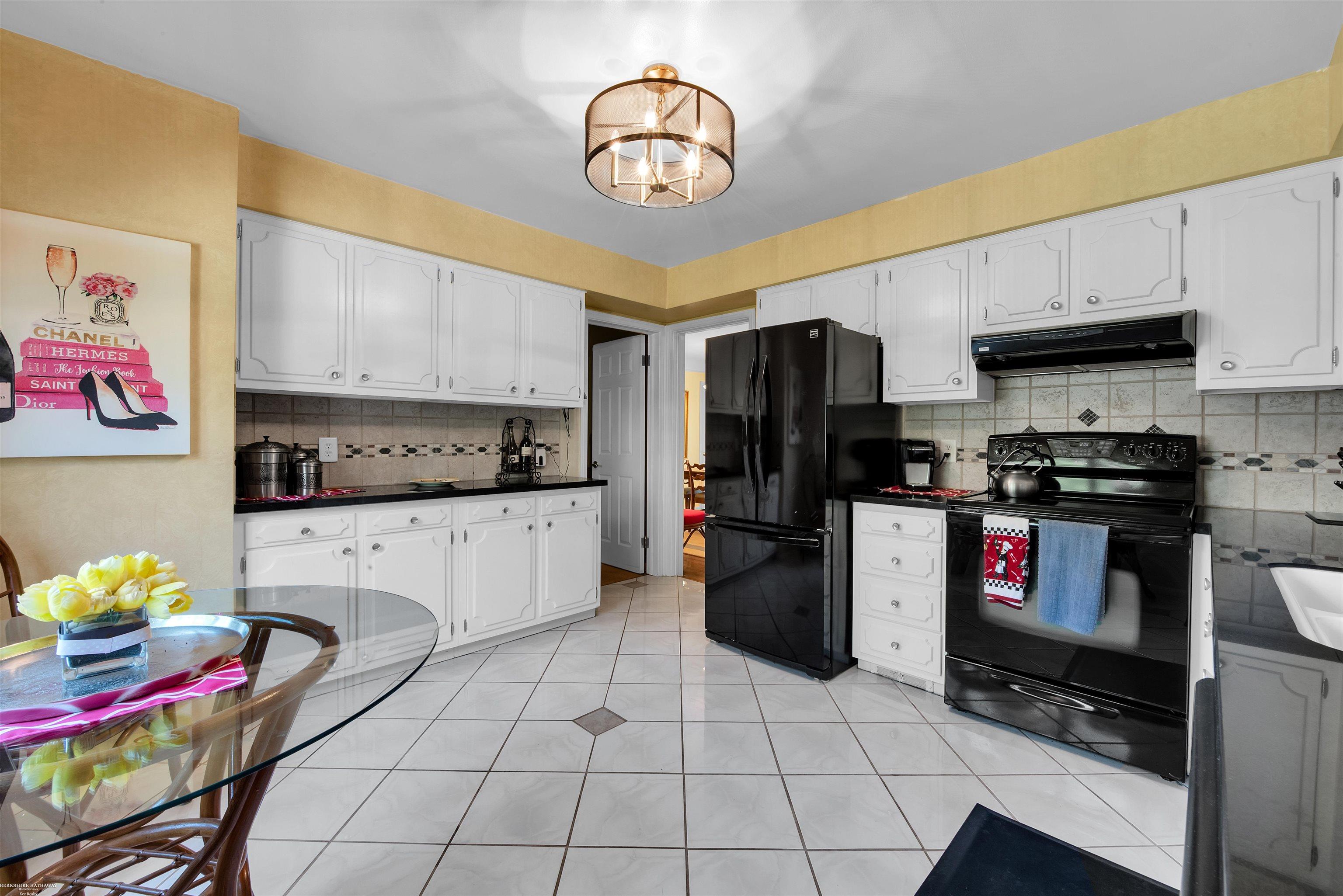 1500 Cook Road Grosse Pointe Woods, MI 48236 - Photo 9 of 27
