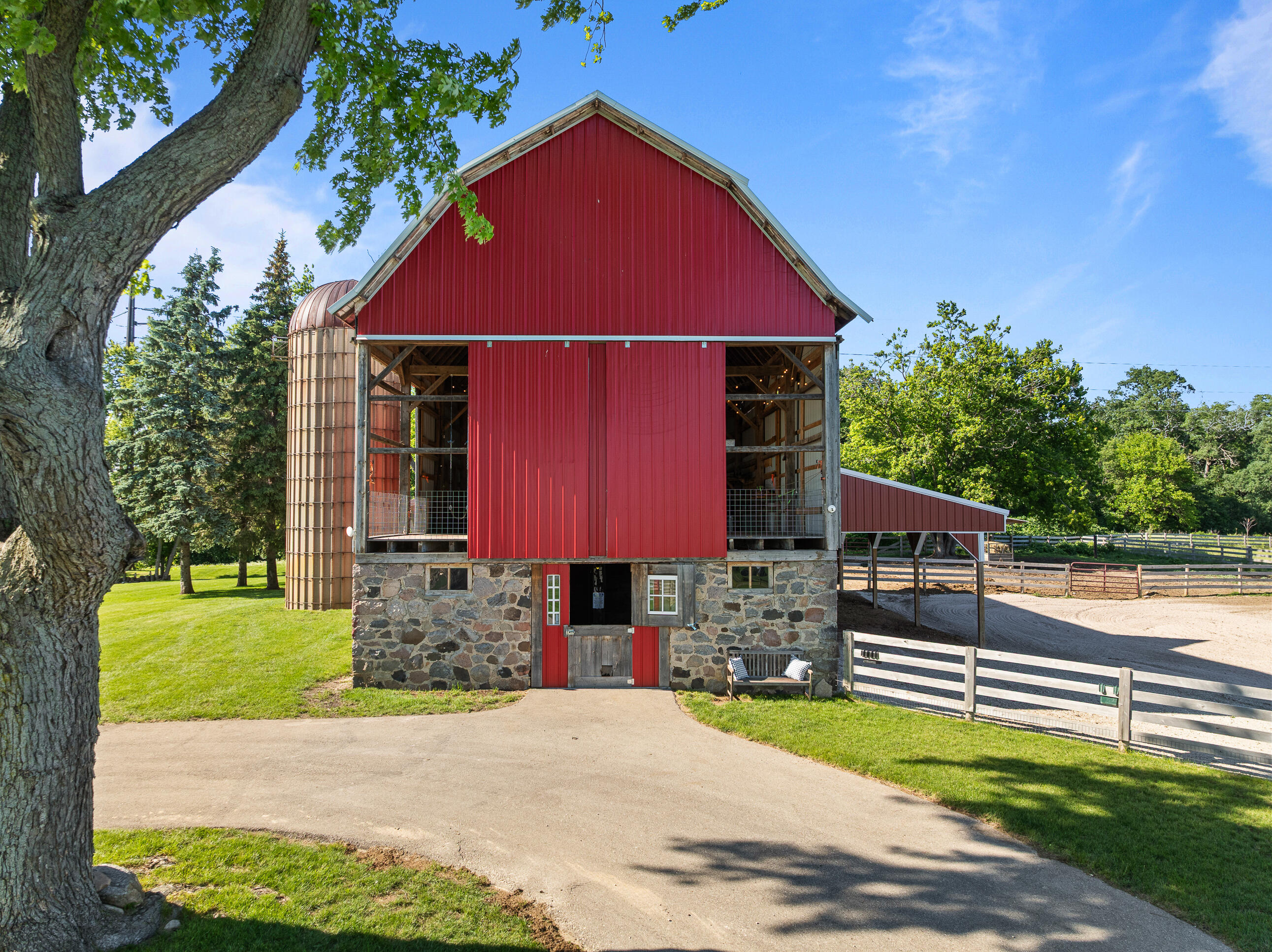 29224 Mt Tom Road Burlington, WI 53105 - Photo 6 of 63 2 story barn