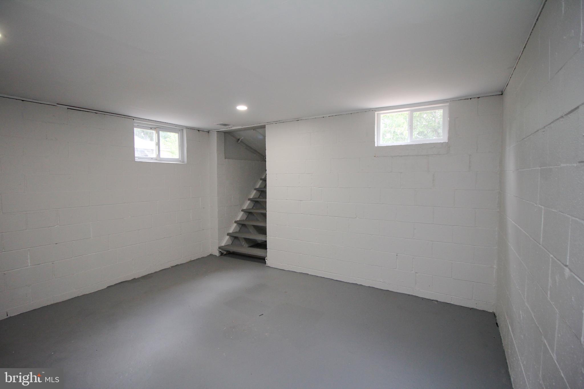 1588 Kearsley Road Sicklerville, NJ 08081 - Photo 36 of 36 an empty room with windows