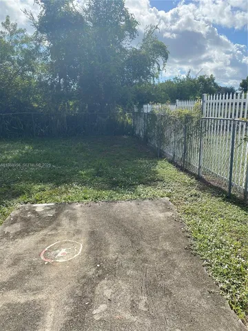 $900 | 1742 Ali Baba Avenue, Unit 4, Opa-Locka, FL 33054