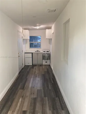 $900 | 1742 Ali Baba Avenue, Unit 4, Opa-Locka, FL 33054