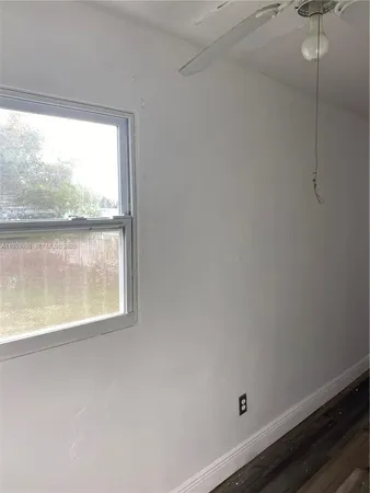 $900 | 1742 Ali Baba Avenue, Unit 4, Opa-Locka, FL 33054